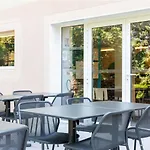 Ibis Budget Est Mediterranee 3*
