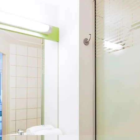 Ibis Budget Est Mediterranee 3*