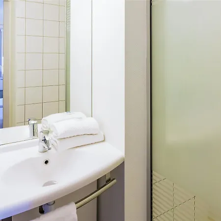 Ibis Budget Est Mediterranee 3*