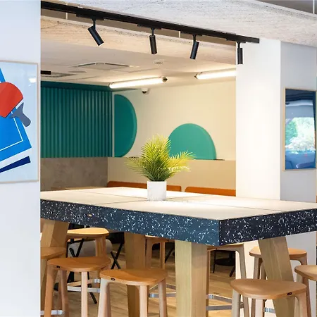 Ibis Budget Est Mediterranee 3*