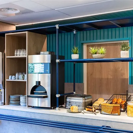 Ibis Budget Est Mediterranee 3*