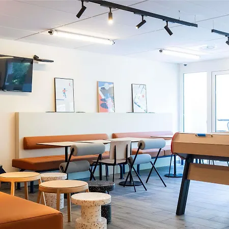 Ibis Budget Est Mediterranee מלון בזייה