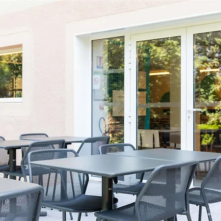 Ibis Budget Est Mediterranee Hotel